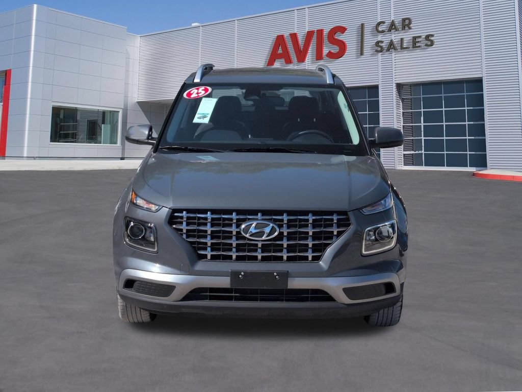 Used 2025 Hyundai Venue SEL FWD image 2