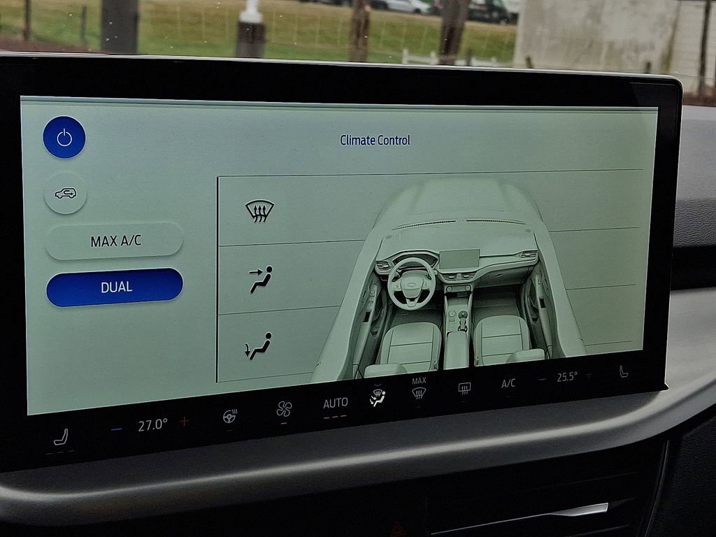 Used 2024 Ford Escape SE image 15