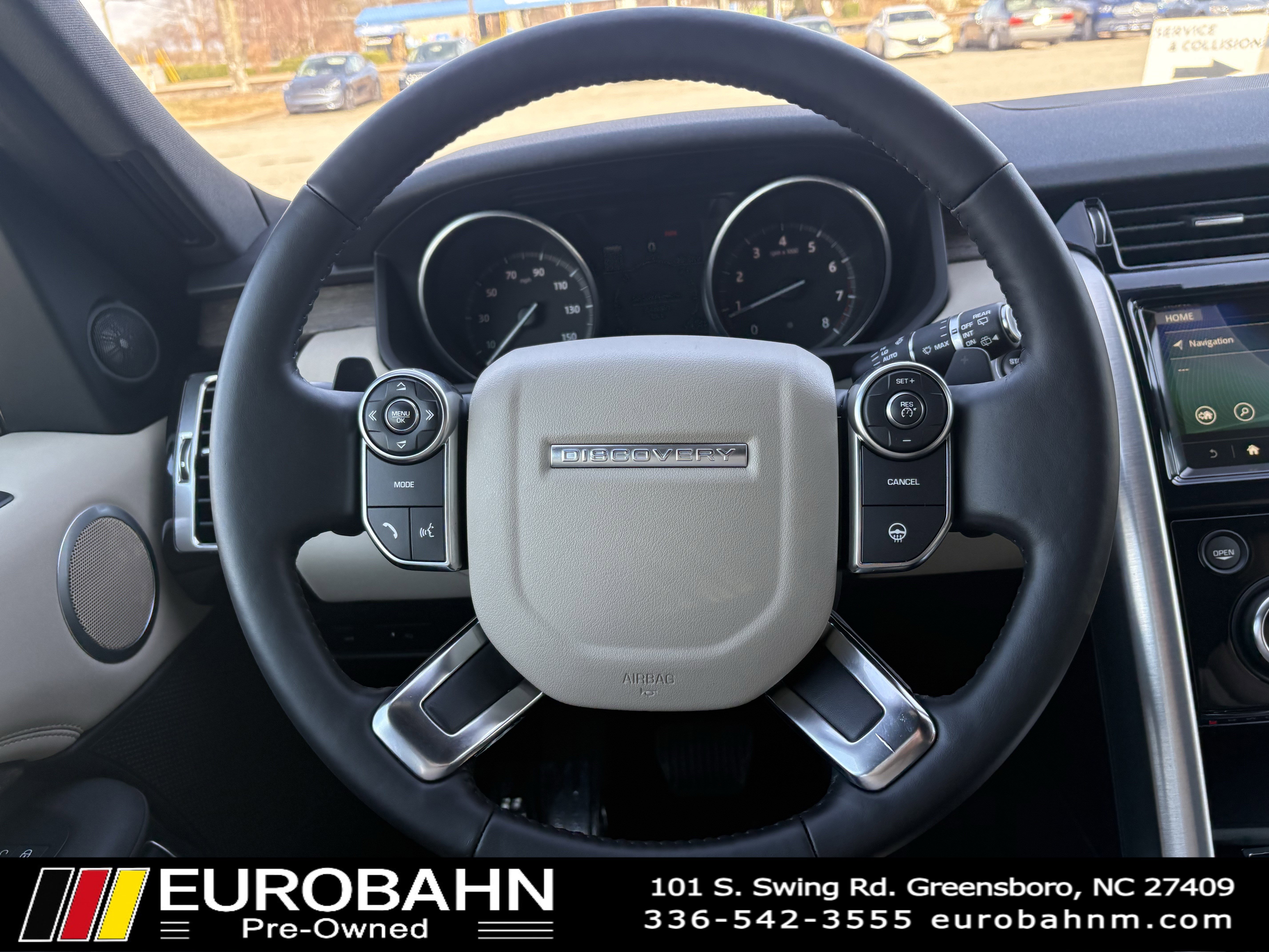 Used 2017 Land Rover Discovery HSE image 21