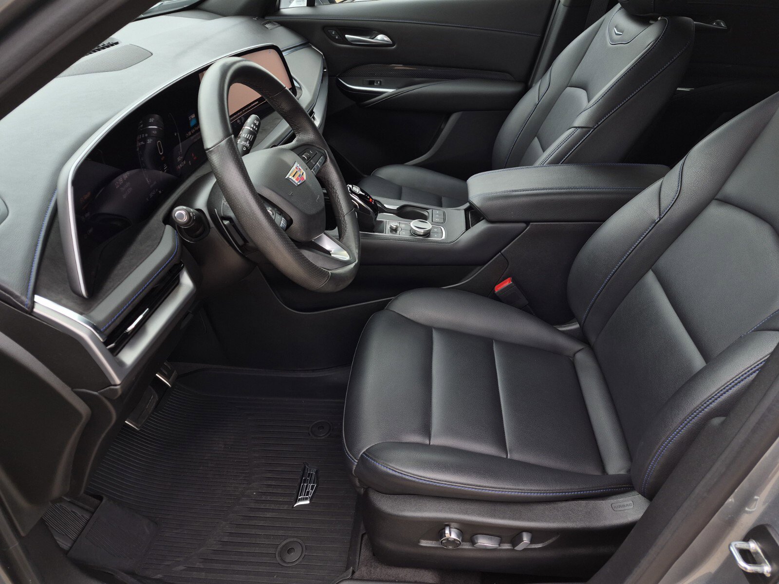Used 2024 Cadillac XT4 Sport w/ LPO, Floor Liner Package FWD image 14