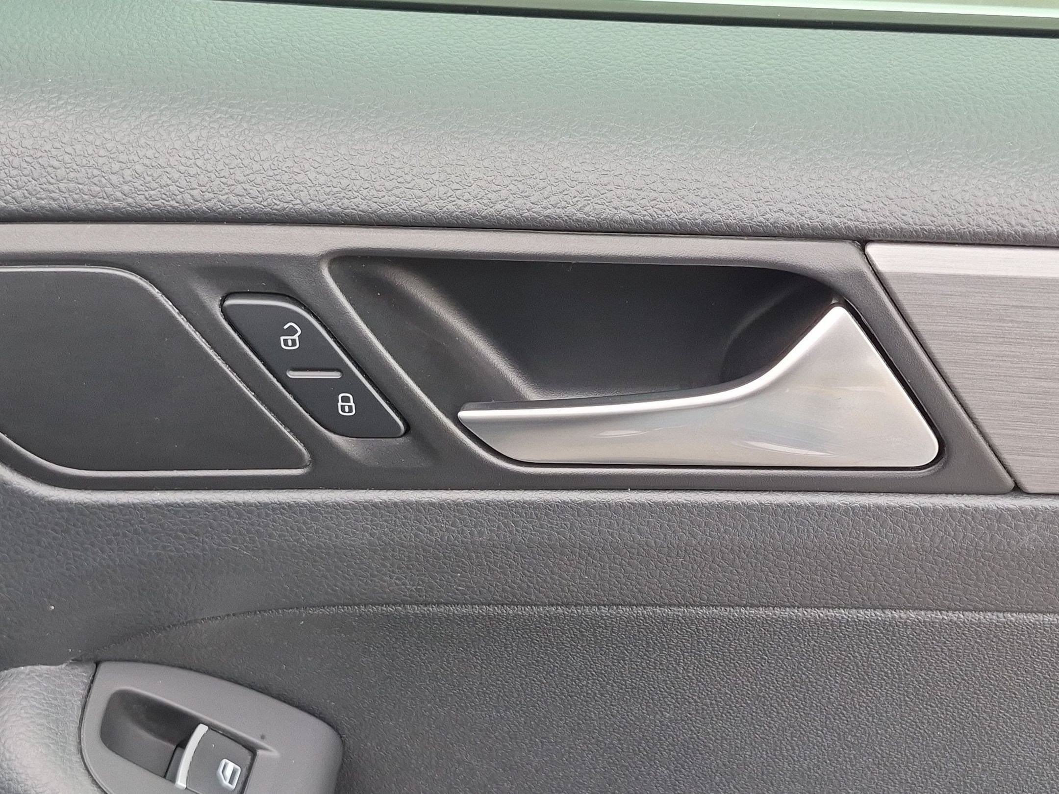 Used 2015 Volkswagen Jetta TDI SE FWD image 33