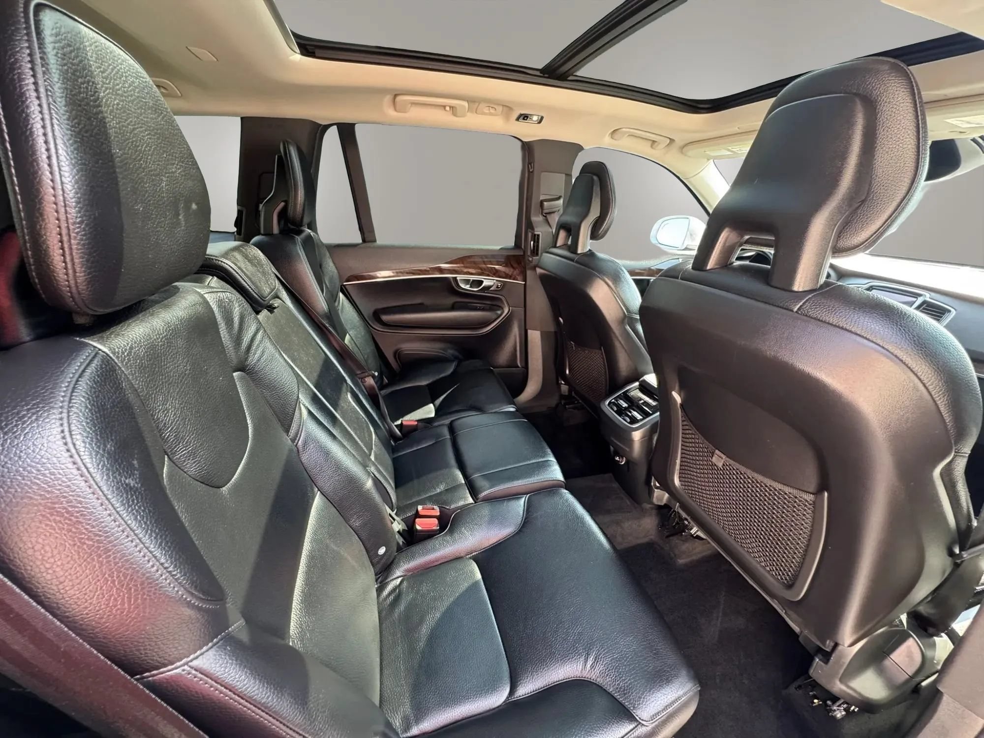 Used 2017 Volvo XC90 T6 Momentum w/ Vision Package AWD/4WD image 14