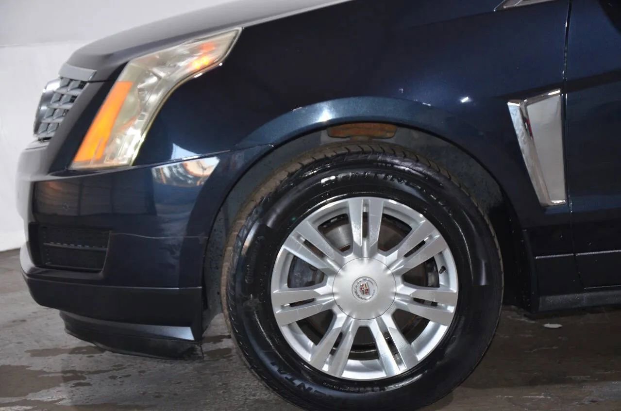 Used 2016 Cadillac SRX Luxury w/ Driver Awareness Package image 27