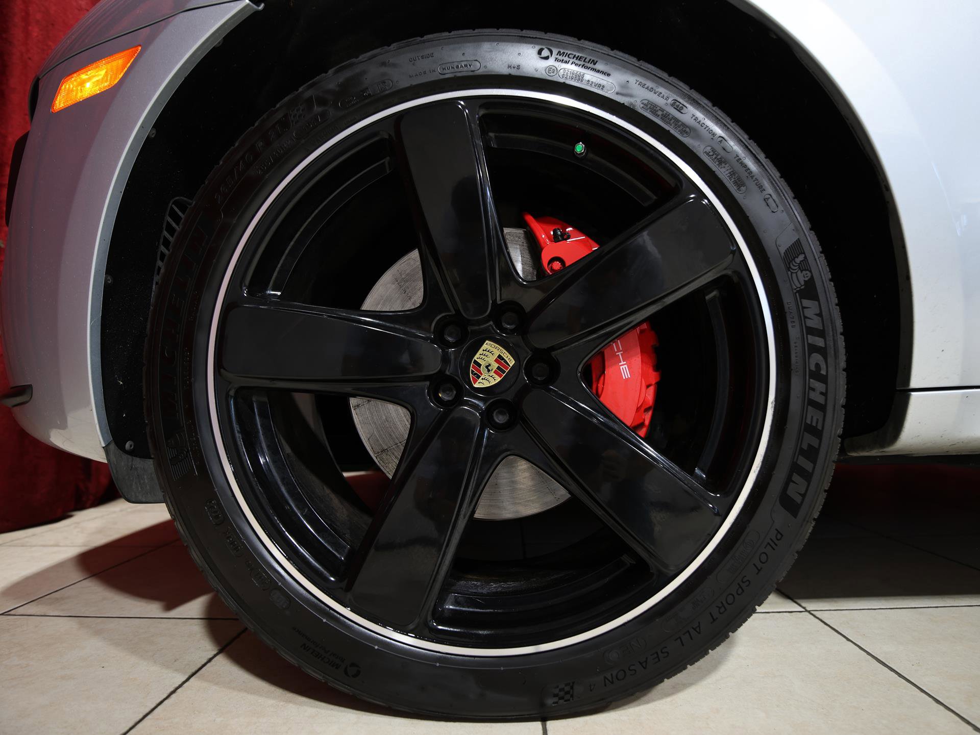 Used 2015 Porsche Macan Turbo AWD/4WD image 7