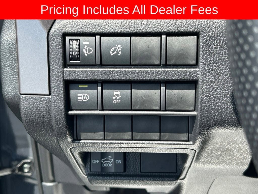Used 2025 Toyota Tacoma SR5 AWD/4WD image 6