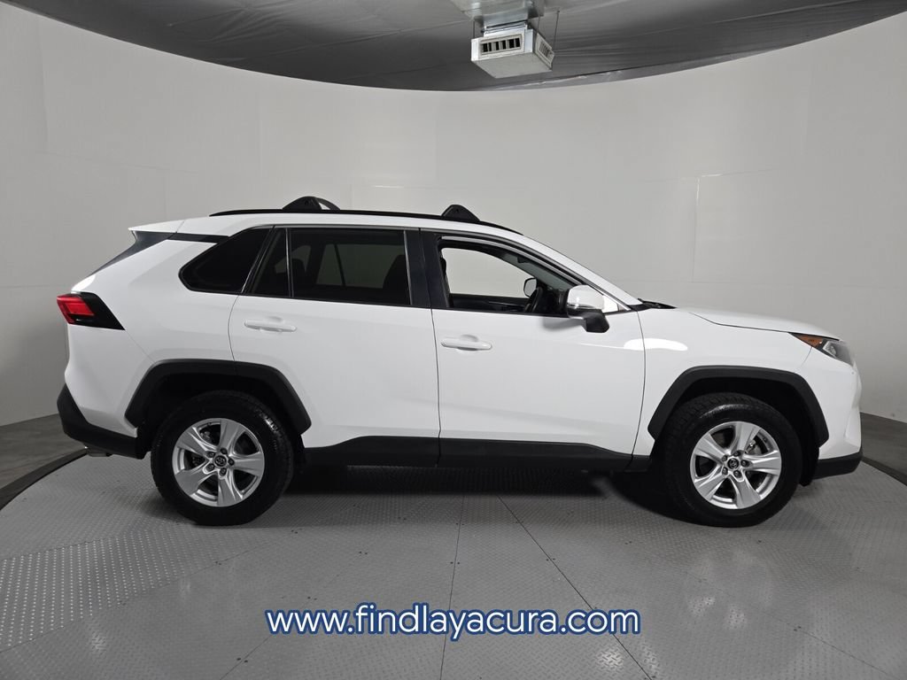 Used 2019 Toyota RAV4 XLE w/ Convenience Package FWD image 9