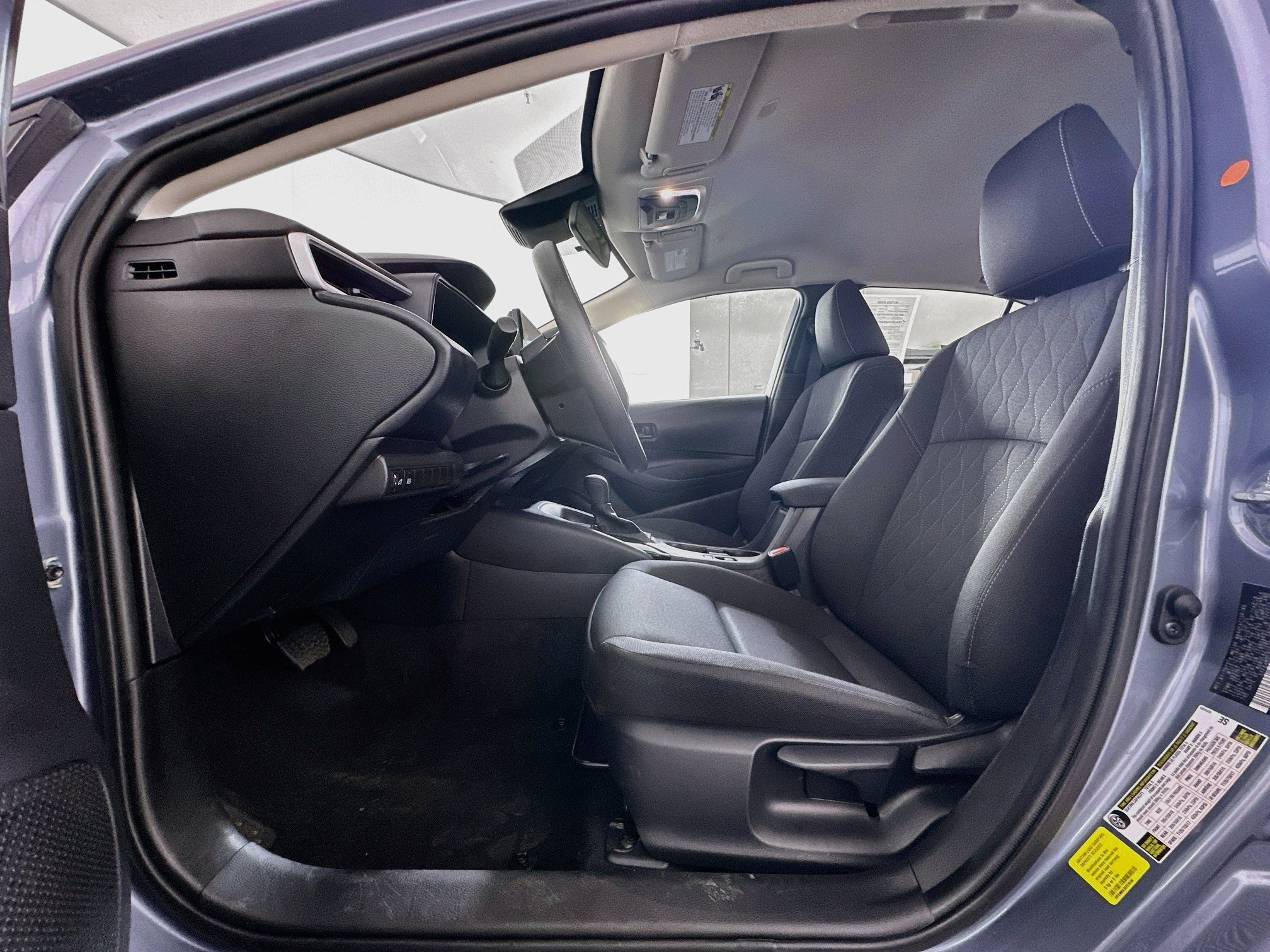 Used 2025 Toyota Corolla LE FWD image 13