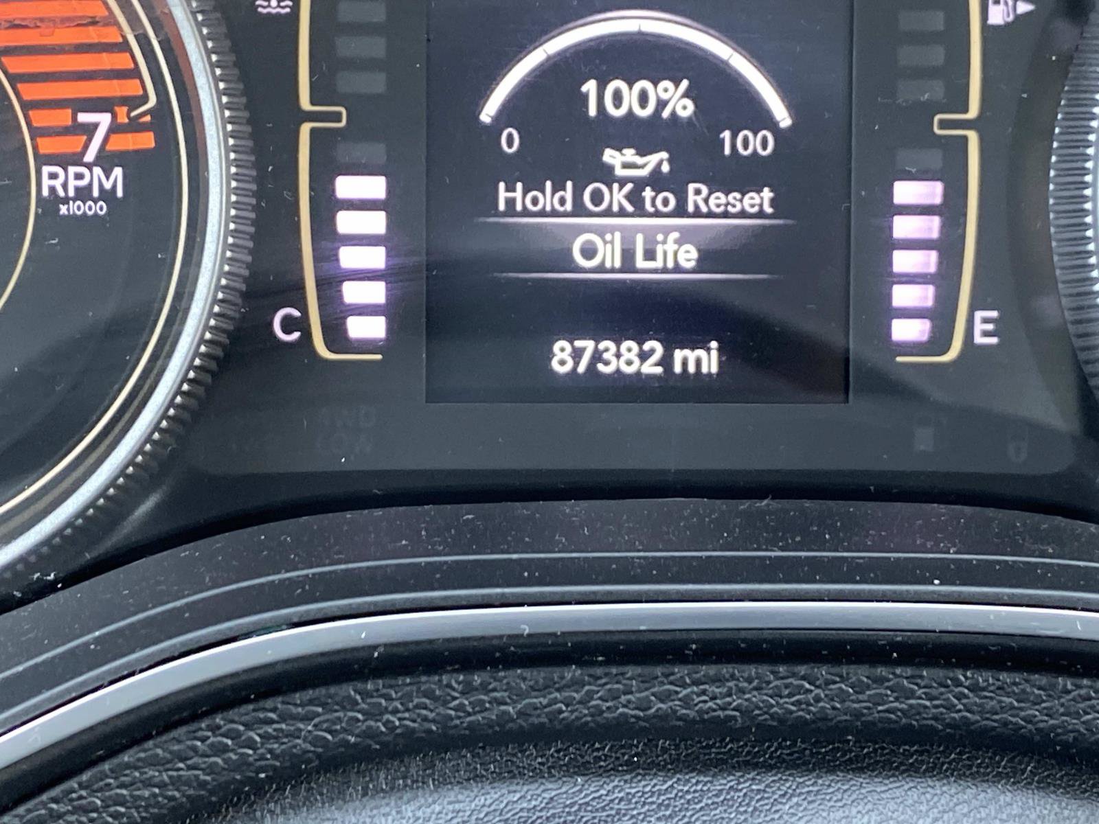 Used 2020 Jeep Cherokee Latitude Plus w/ Comfort/Convenience Group AWD/4WD image 28