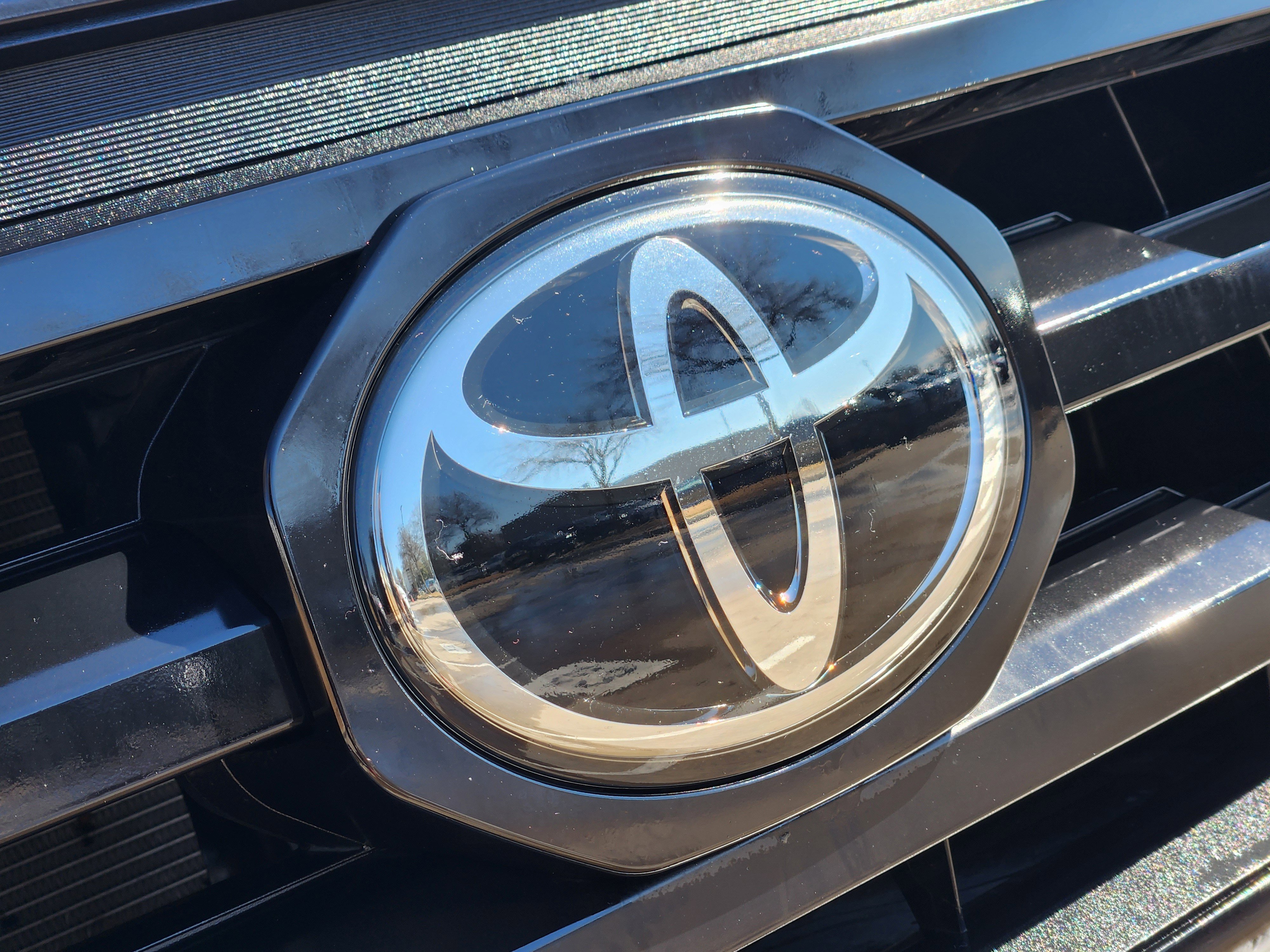 Used 2021 Toyota Tacoma SR image 12