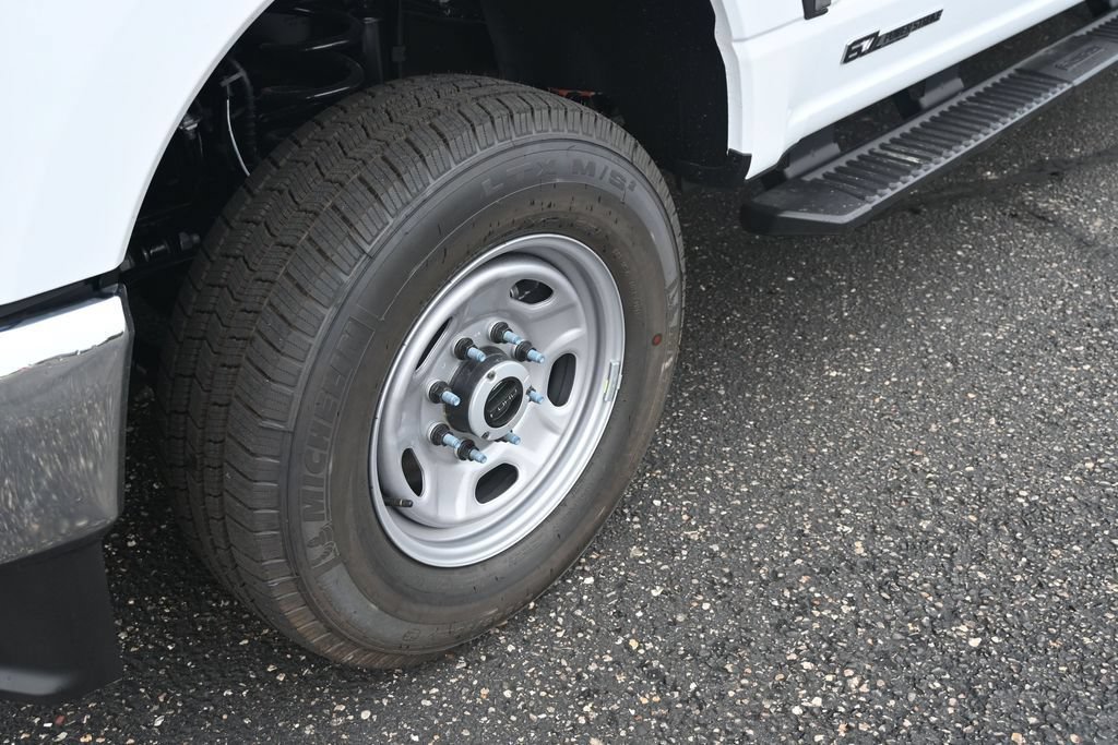 New 2026 Ford F350 XL w/ XL Chrome Package AWD/4WD image 11