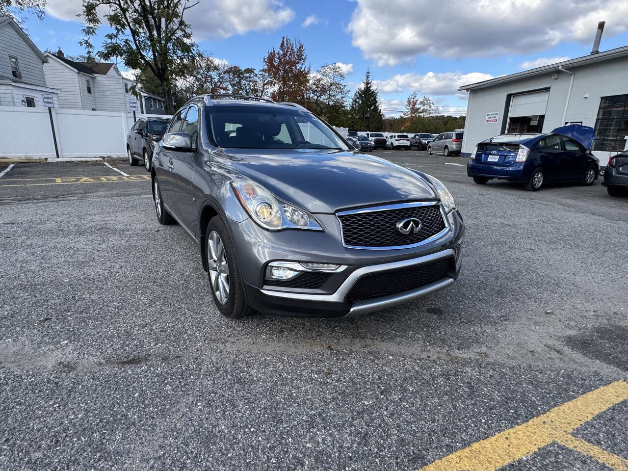 Used 2017 INFINITI QX50 2WD w/ Premium Package image 4