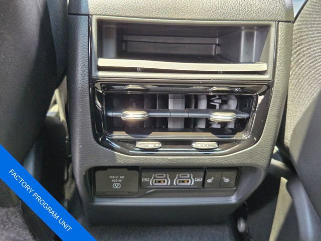 Used 2025 Jeep Grand Cherokee Limited RWD image 15