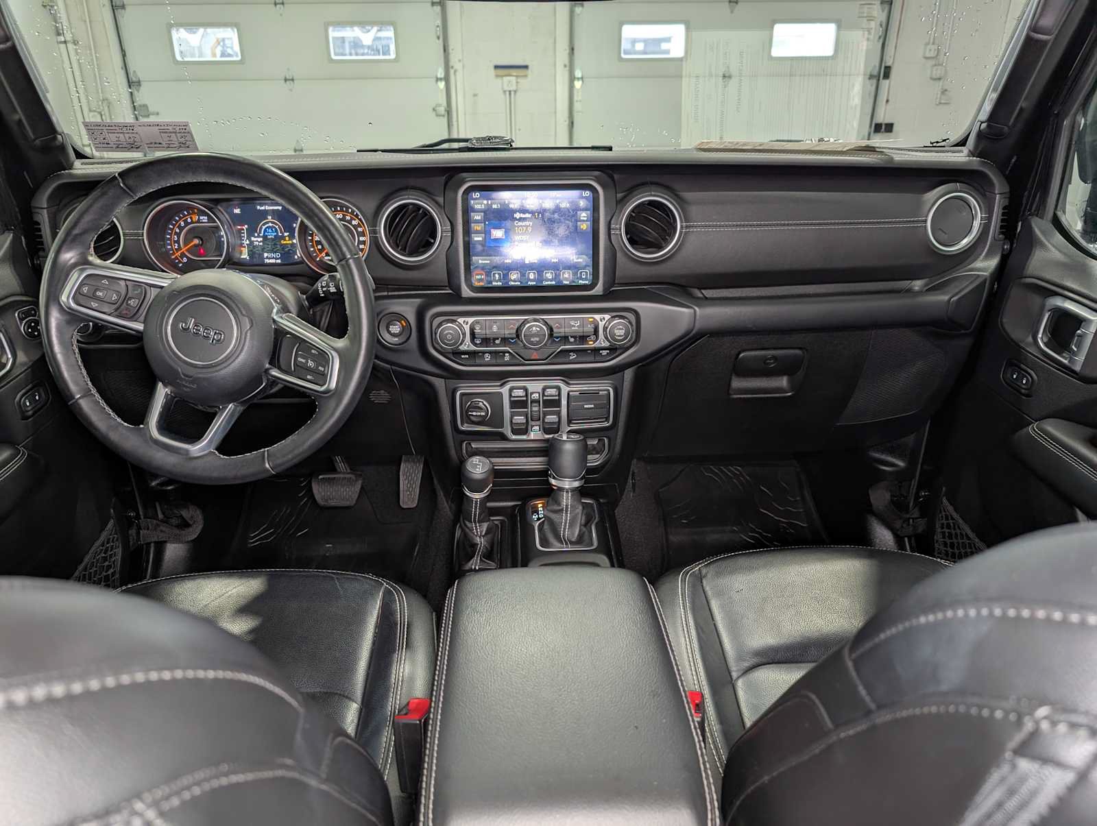 Used 2018 Jeep Wrangler Unlimited Sahara AWD/4WD image 16