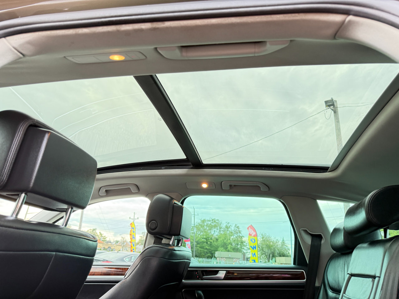 Used 2012 Volkswagen Touareg VR6 image 29