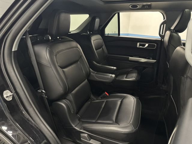 Used 2023 Ford Explorer XLT image 32