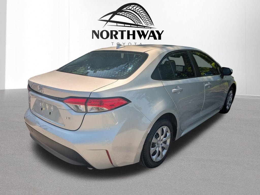 Used 2024 Toyota Corolla LE FWD image 3