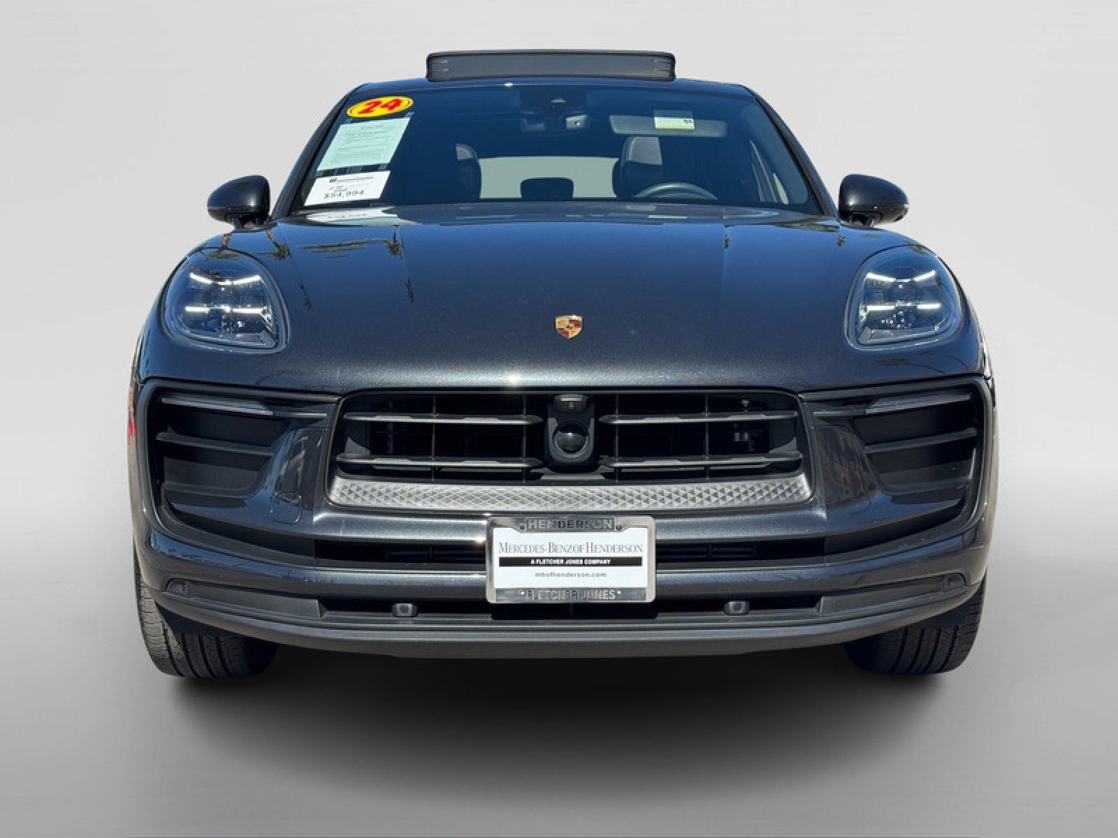 Used 2024 Porsche Macan image 8