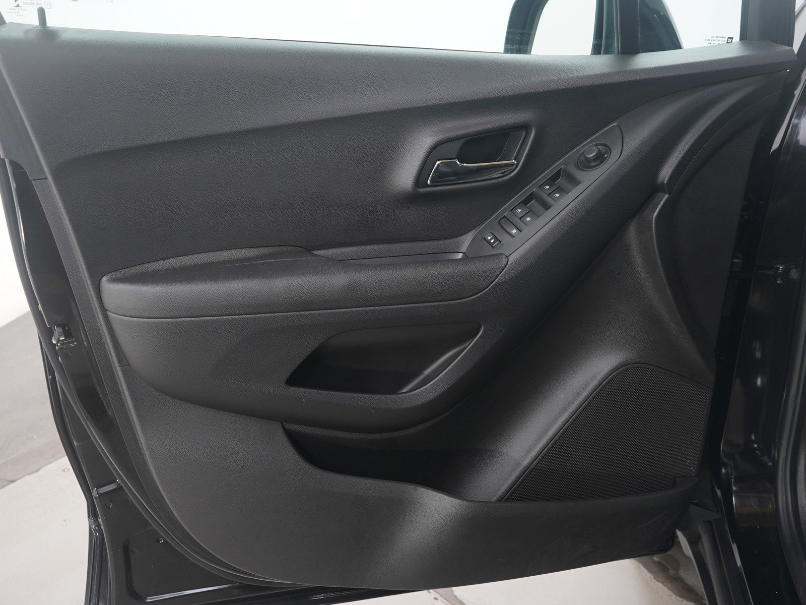 Used 2020 Chevrolet Trax LT w/ LT Convenience Package image 20