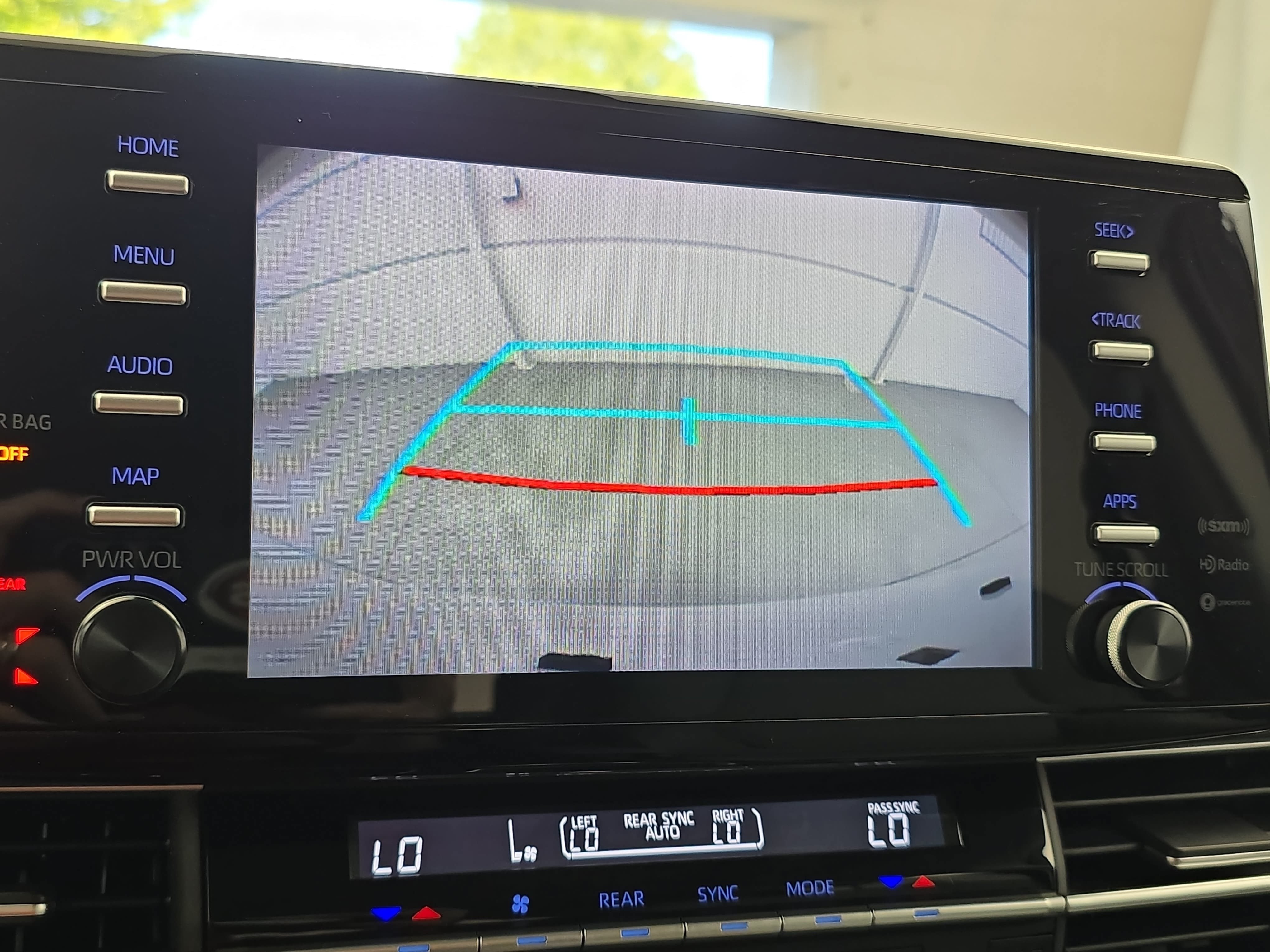 Used 2024 Toyota Sienna XLE FWD image 23
