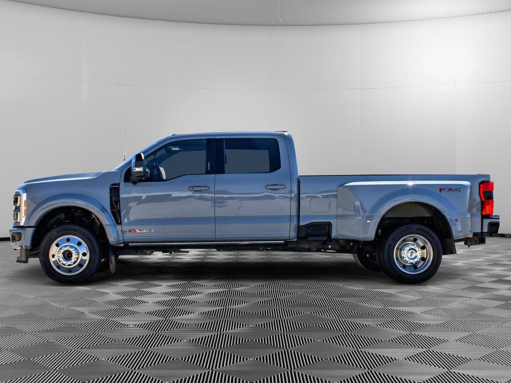 Used 2026 Ford F450 Platinum w/ FX4 Off-Road Package AWD/4WD image 4