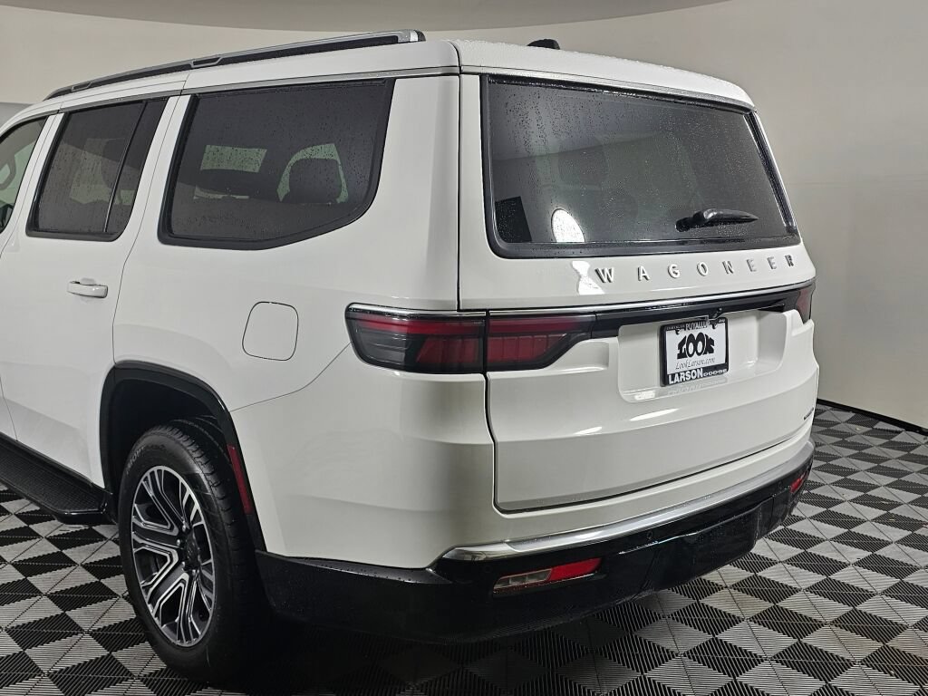 Used 2024 Jeep Wagoneer Series II AWD/4WD image 13