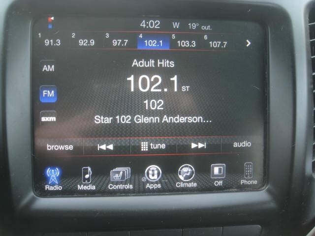 Used 2015 Jeep Cherokee Latitude w/ Cold Weather Group AWD/4WD image 25