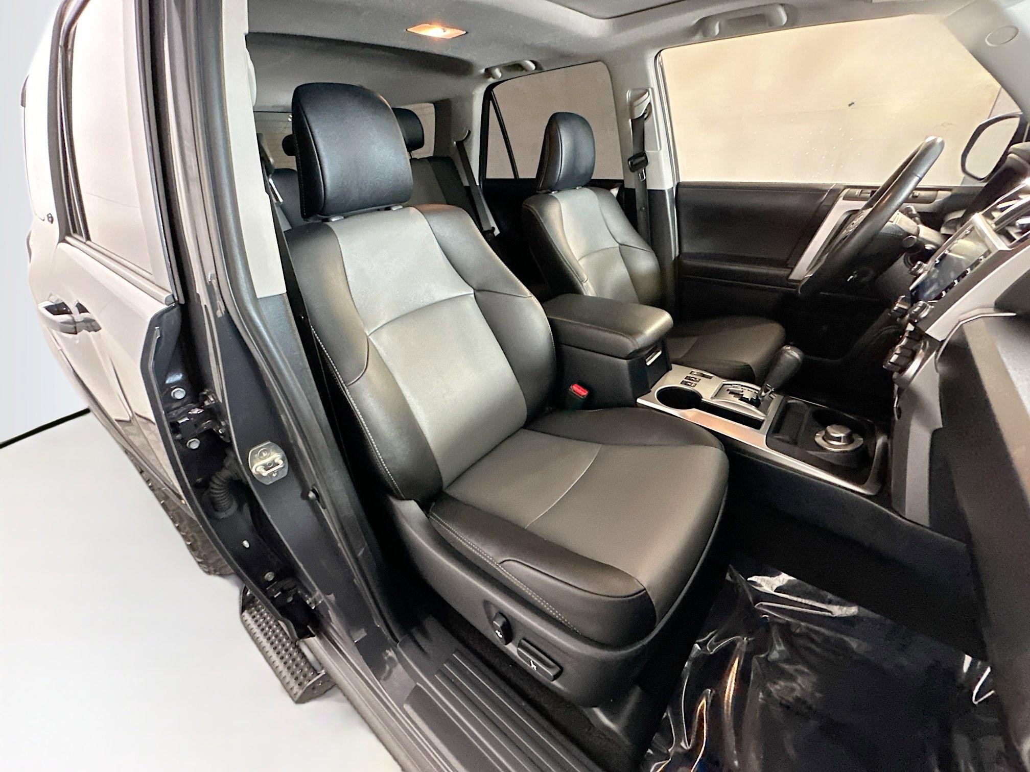 Used 2024 Toyota 4Runner SR5 Premium w/ Moonroof Package AWD/4WD image 28