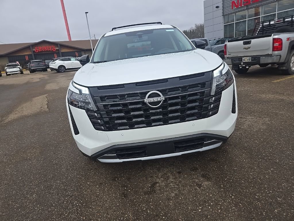 New 2026 Nissan Pathfinder SL image 2