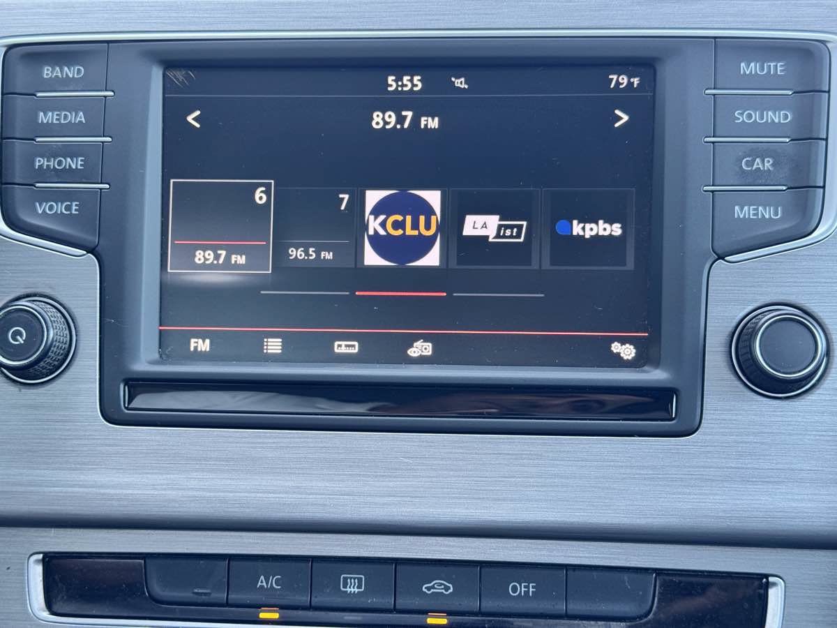 Used 2016 Volkswagen Golf S FWD image 46