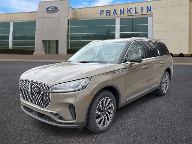 New 2026 Lincoln Aviator AWD image 3