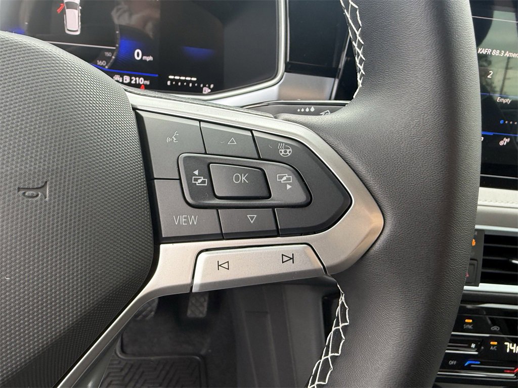 New 2026 Volkswagen Taos SE image 15