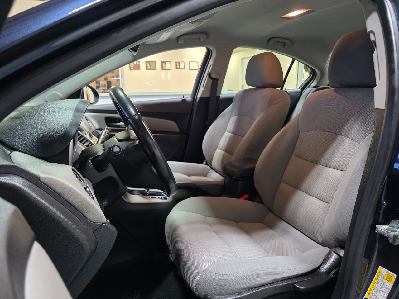 Used 2016 Chevrolet Cruze LT w/ Technology Package image 15