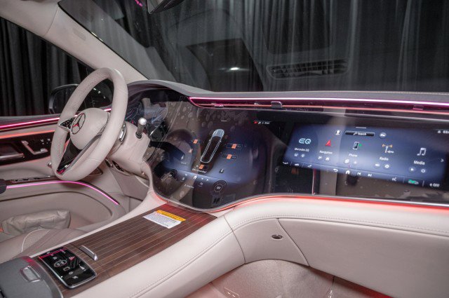New 2026 Mercedes-Benz EQS 550 4MATIC SUV image 15