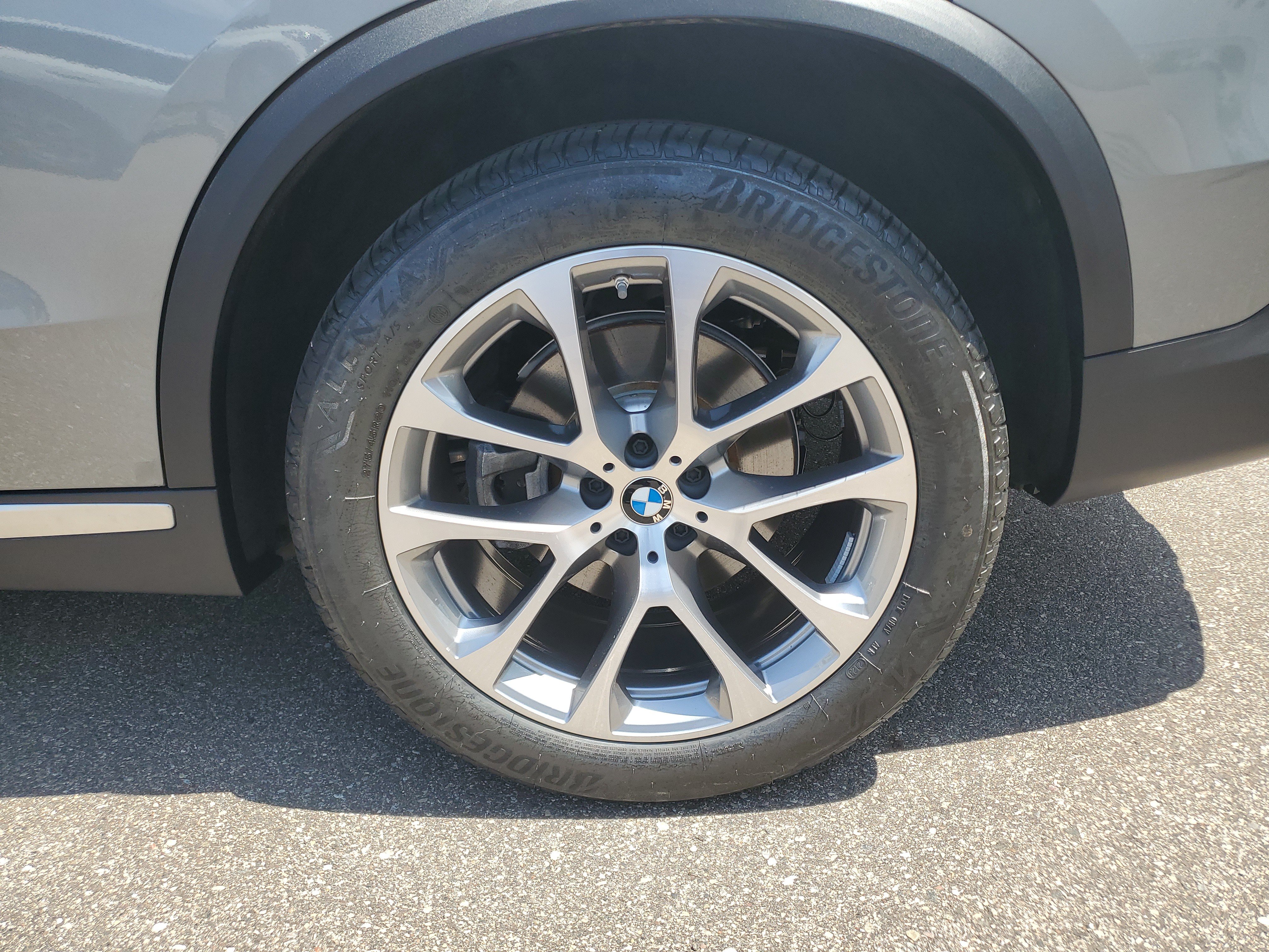 Used 2024 BMW X5 xDrive40i w/ Premium Package AWD/4WD image 29