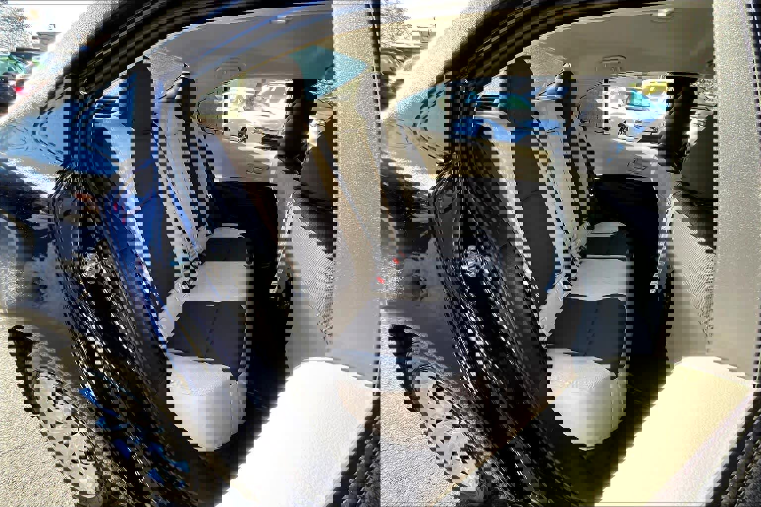 Certified 2025 Toyota Corolla LE image 18