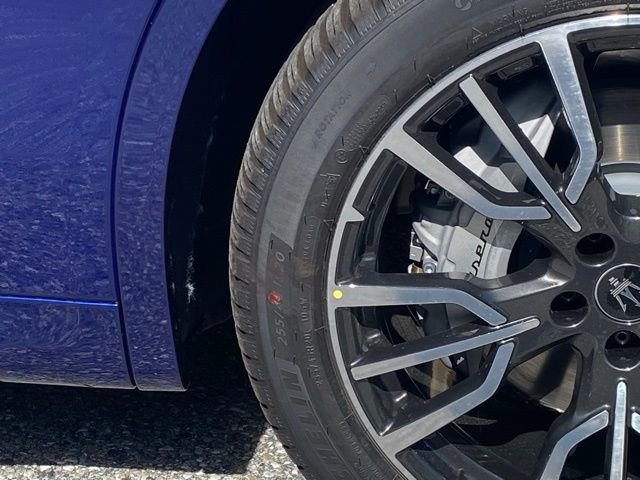 New 2025 Maserati Grecale GT image 13