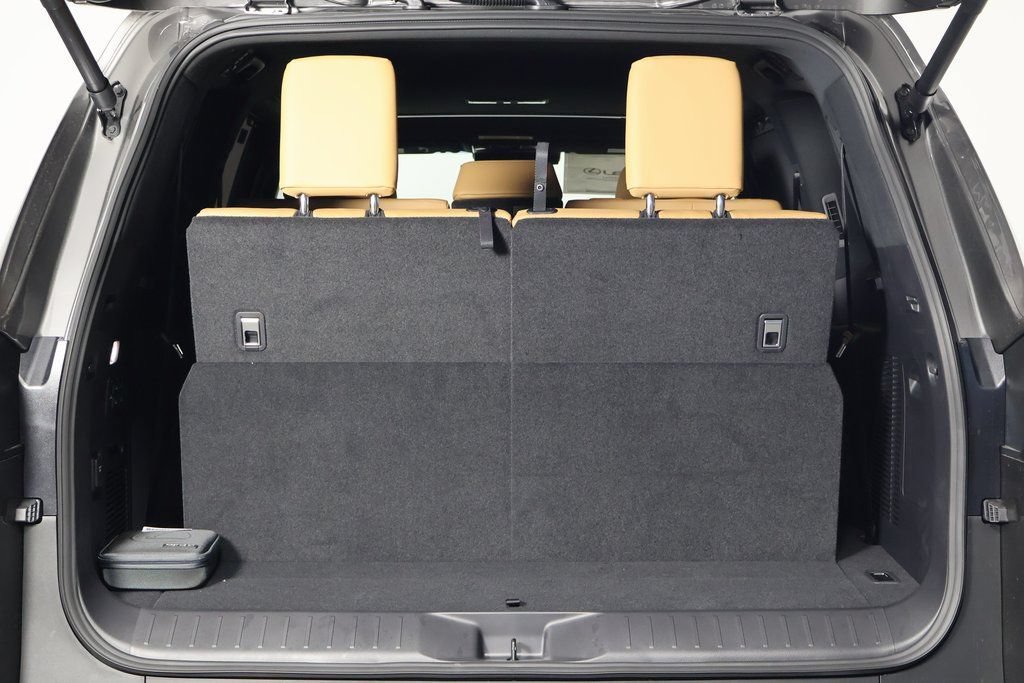 New 2026 Lexus LX 600 4WD w/ Luxury Package image 9