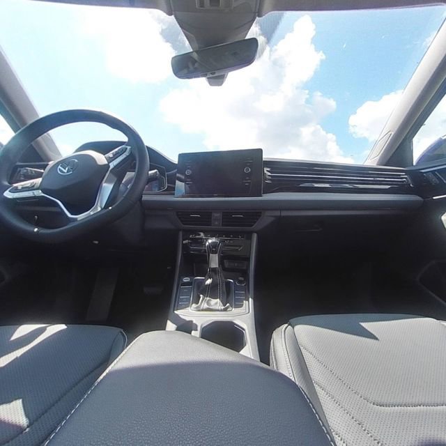 New 2025 Volkswagen Jetta SEL image 26