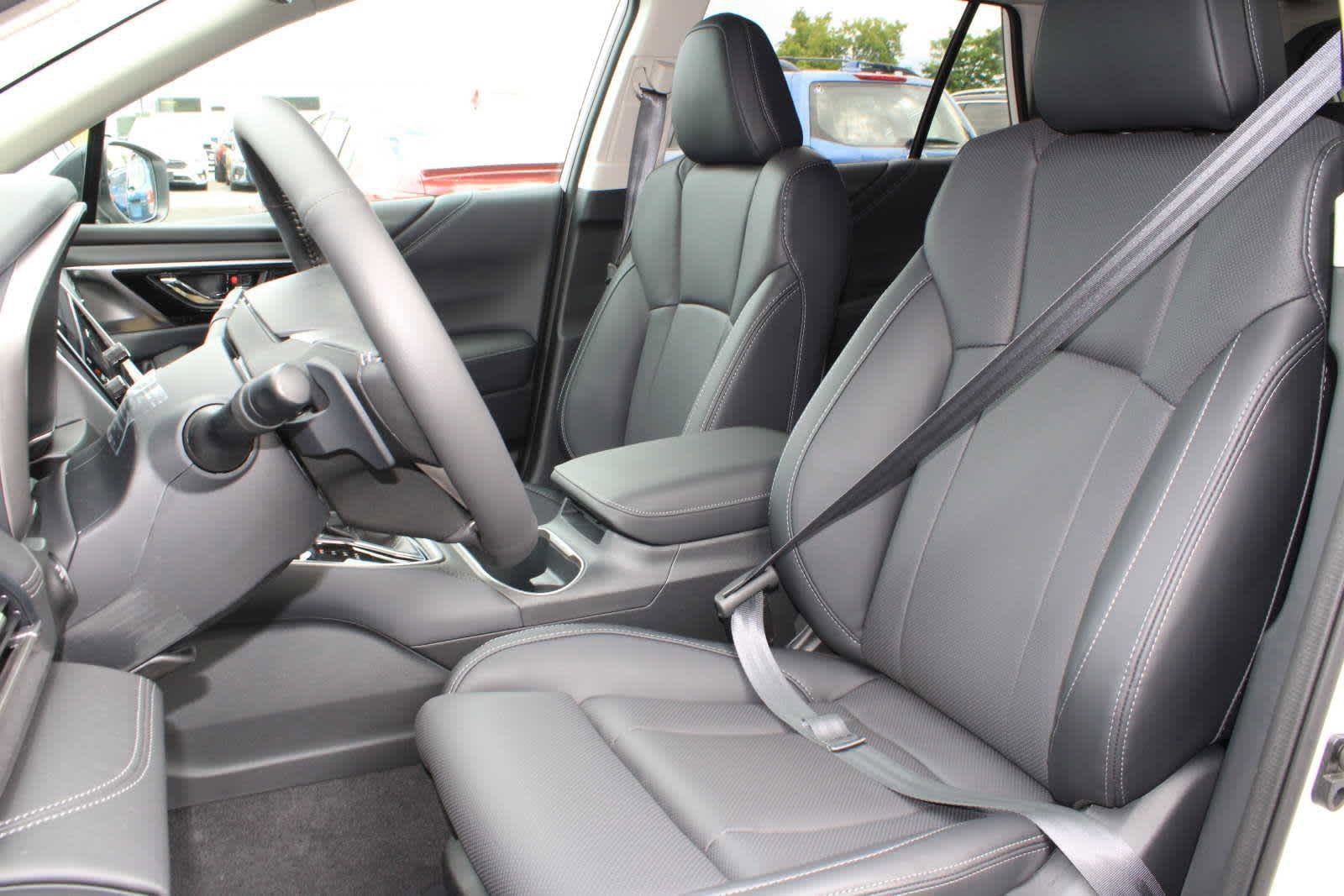 Used 2025 Subaru Outback Limited image 18