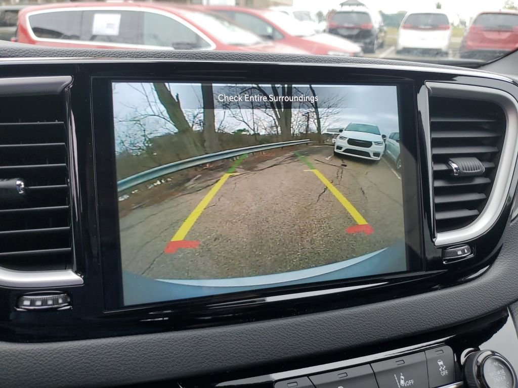 New 2026 Chrysler Voyager LX image 22