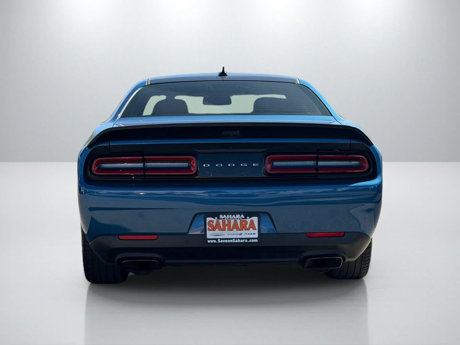 Used 2022 Dodge Challenger SRT Hellcat w/ Plus Package RWD image 5