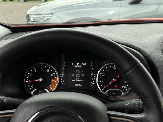 Used 2017 Jeep Renegade Latitude w/ Popular Equipment Group image 8