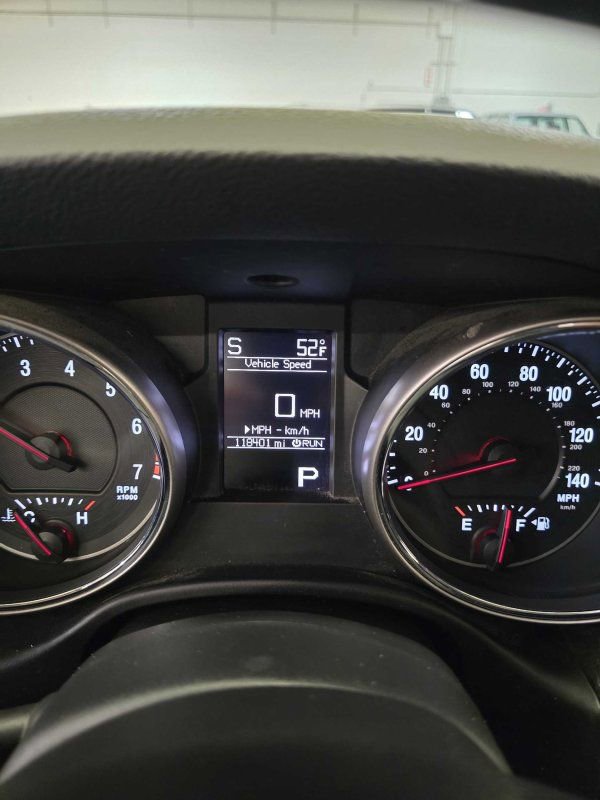 Used 2011 Jeep Grand Cherokee Laredo AWD/4WD image 10