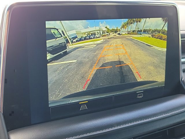 Used 2024 Chevrolet Suburban LT RWD image 30
