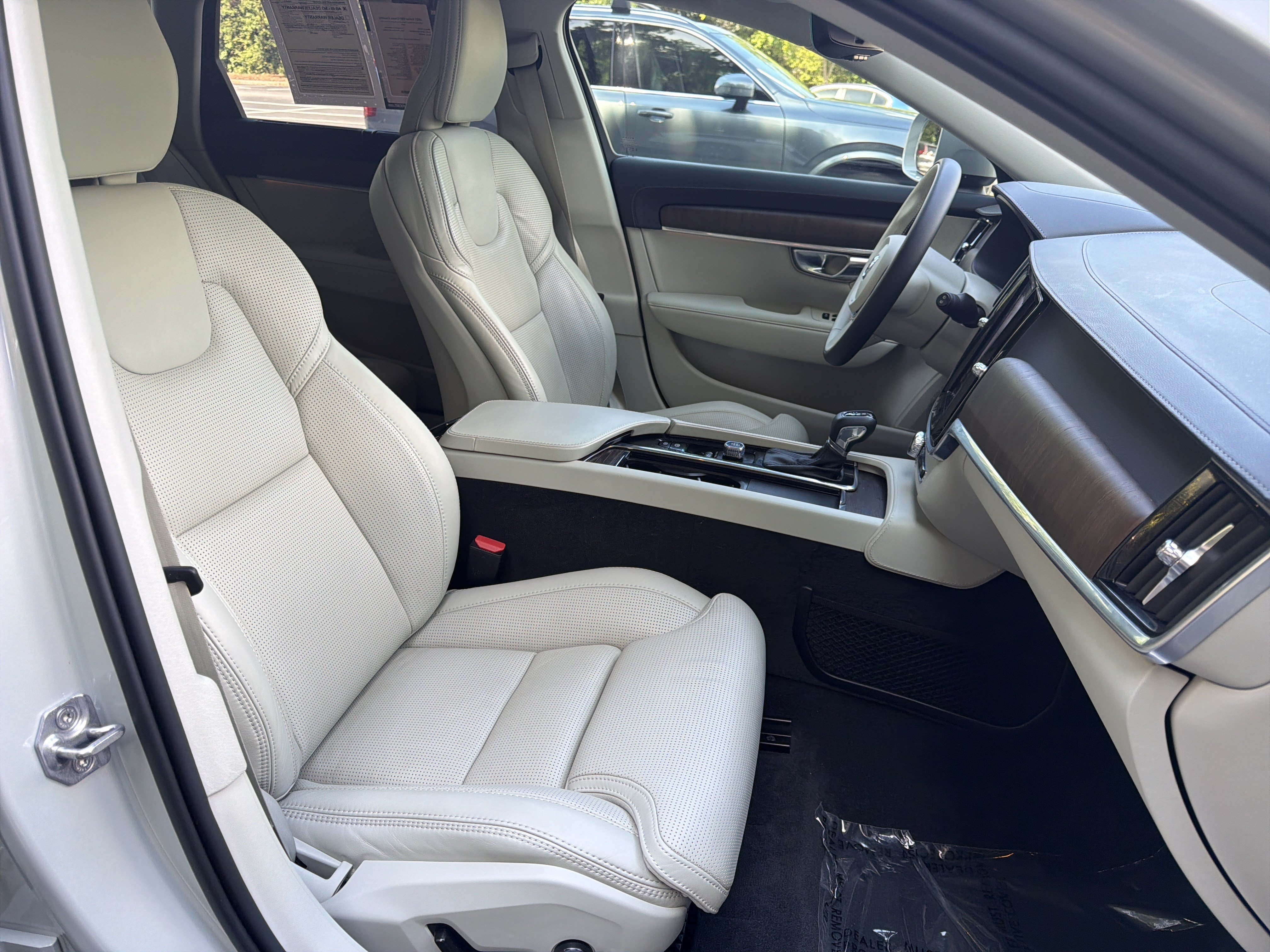Used 2021 Volvo V90 T6 Cross Country AWD/4WD image 35