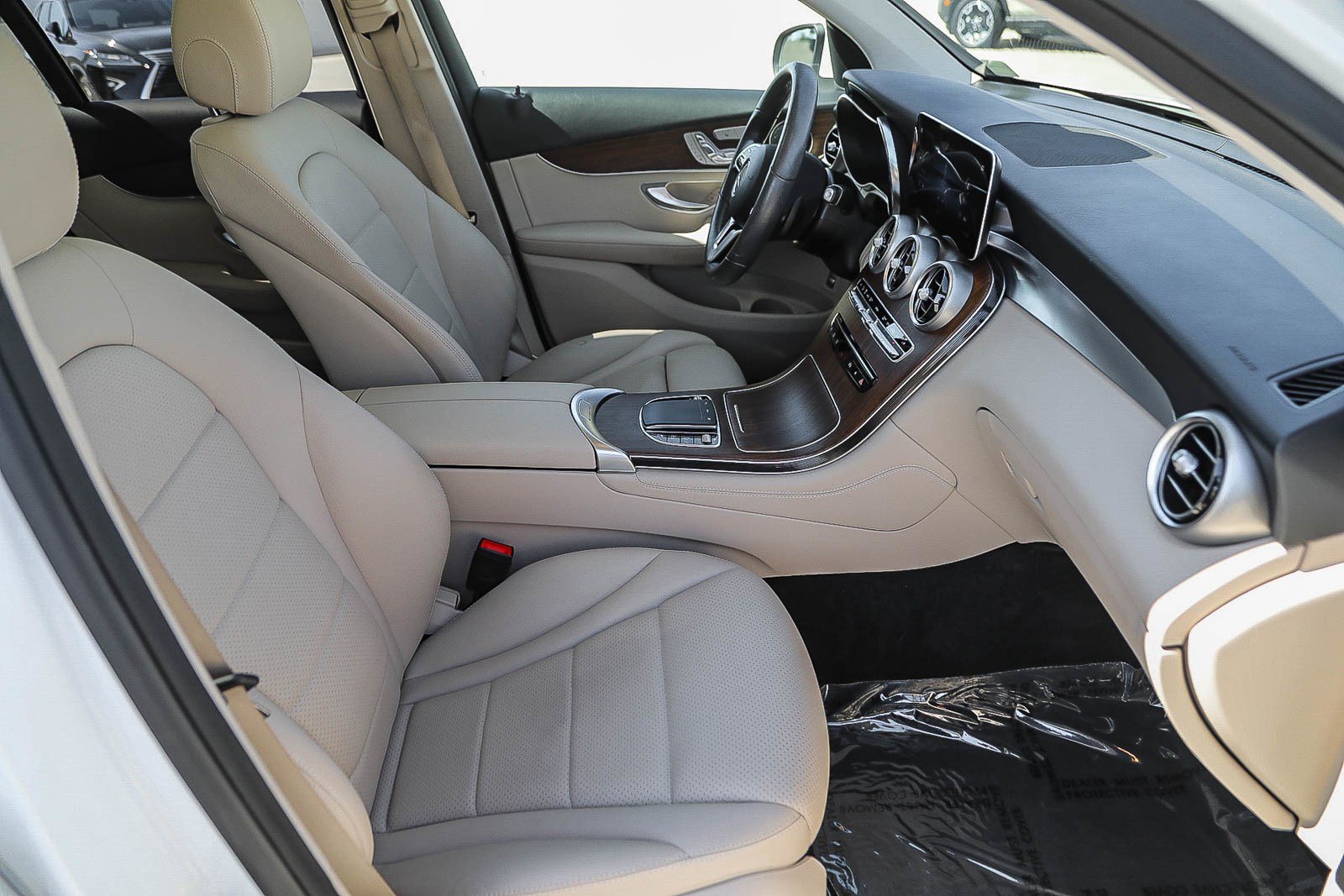 Used 2021 Mercedes-Benz GLC 300 image 16