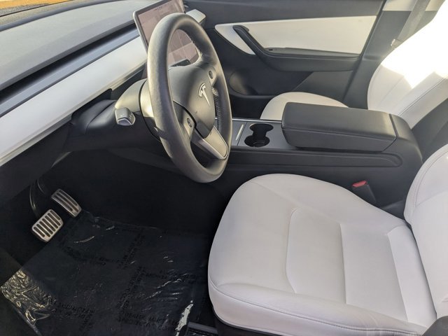 Used 2021 Tesla Model Y Long Range image 16