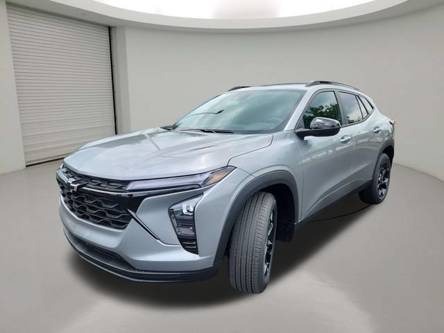 New 2026 Chevrolet Trax LT w/ Driver Confidence Package FWD image 3