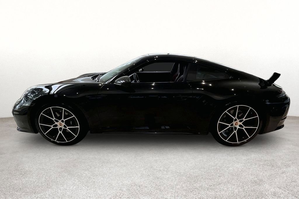Used 2025 Porsche 911 Carrera RWD image 41