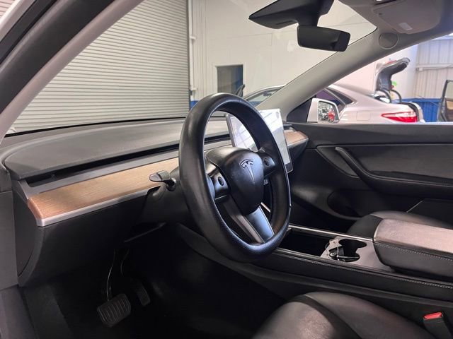 Used 2022 Tesla Model Y Long Range image 23